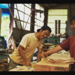 色々な技法を伝授して下さってる木工職人 泉さん。