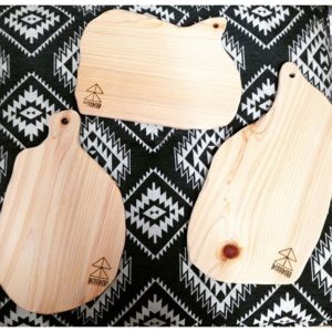 KUKUカッティングボード那賀町産ヒノキで製作してます。