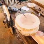 木頭杉の切り株プレートづくり