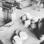 ウッドボードを通して水辺で遊ぶ方々に、山の環境が現在、荒れてる事を知ってもらいたい