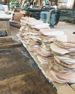 優しい木目の木頭杉コースターづくり