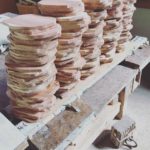 まるでパンケーキタワー!? KUKUコースター製作中