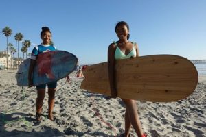 週末はキッズたちにサーフレッスン！