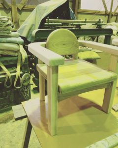 KUKU製作チームの要、泉林産さんの仕事のお手伝い