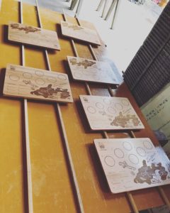 木頭杉のオリジナルプレートの製作