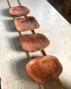 KUKU木頭杉手彫りプレート