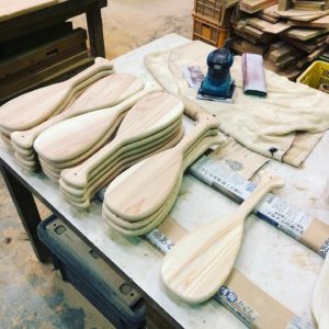 wood paddleパドル型ウッドトロフィー製作中！