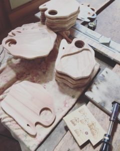 木頭杉 KUKU BBQ プレート製作中