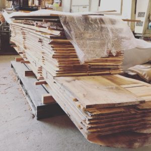 サーフボードのstringer材を準備中 -木頭杉の粘りを活かす！-