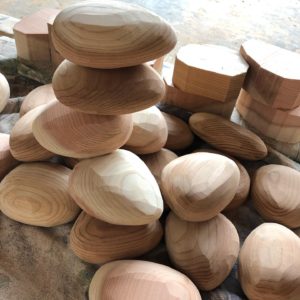 KUKU wooden stones 荒削り