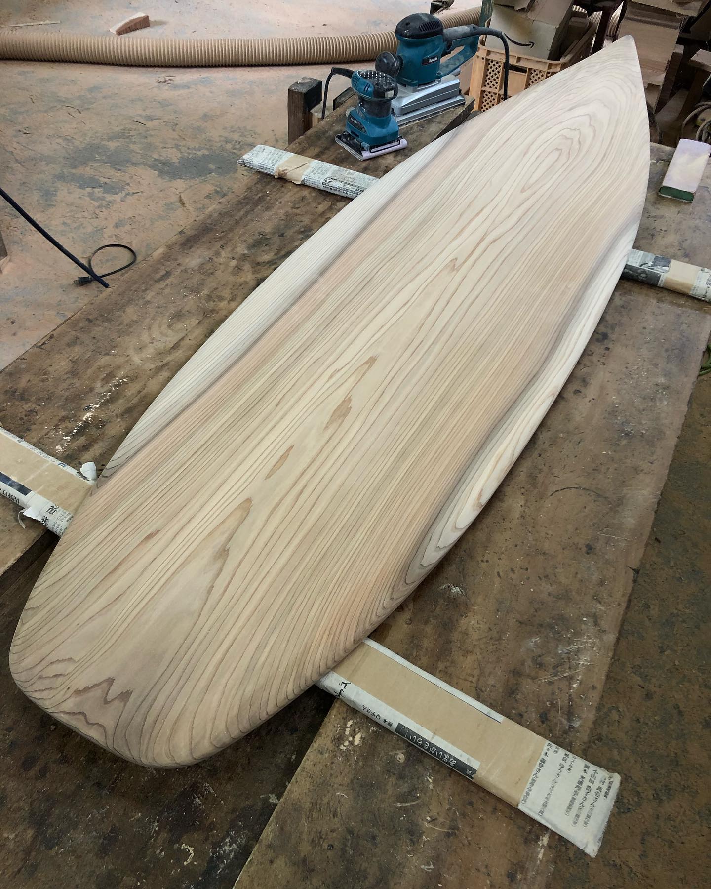 木頭杉一枚板サーフボード シェイプ完了！