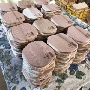 木頭杉コースターにロゴ入れ