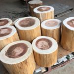 丸太スツール製作中