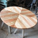 木頭杉の赤・白の色味を生かしたけん玉台製作