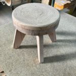 木頭杉のスツール