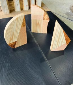 KUKU表彰盾(木頭杉のオリジナルトロフィー)